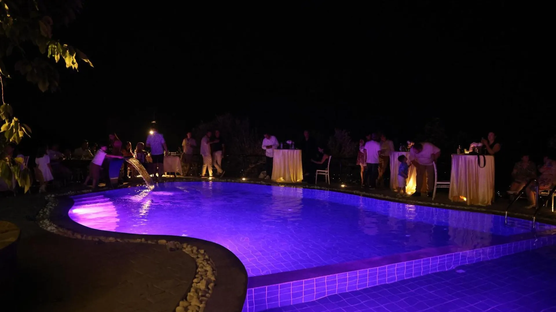 베라트 Sunrise House - Swimming Pool 빌라
